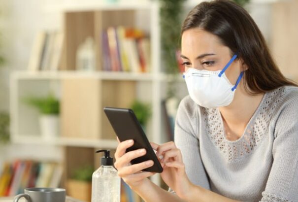 Az NCZI SMS-ben fog meghívót küldeni a harmadik oltásra