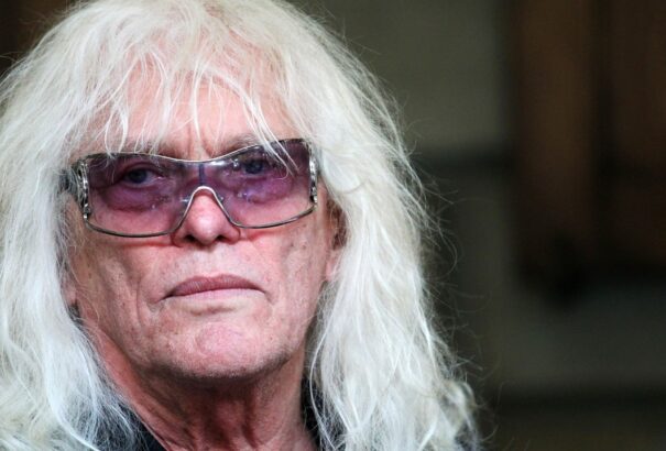 Elhunyt Kóbor János