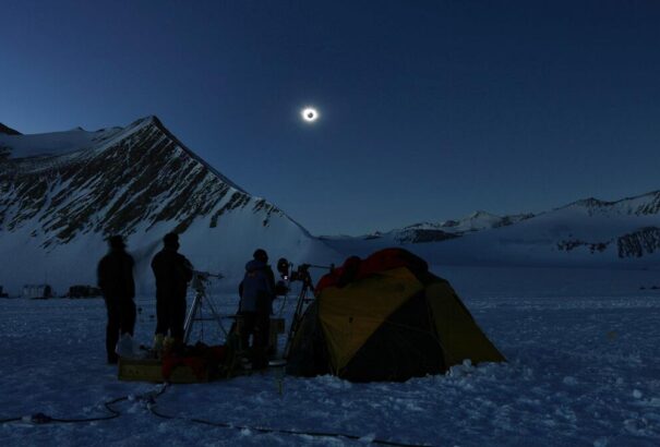 Teljes napfogyatkozás volt az Antarktiszon