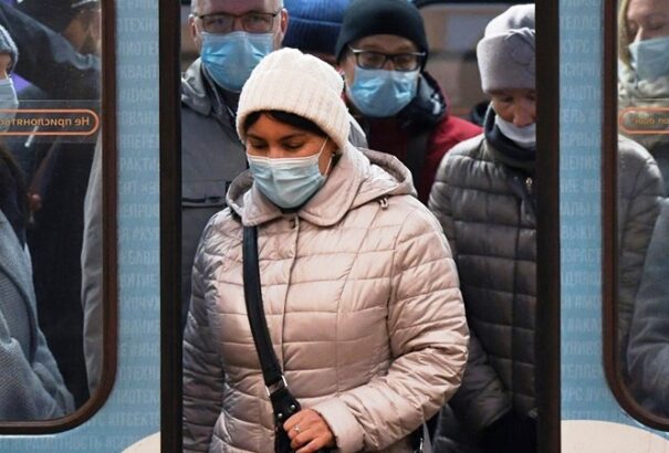 Megdöbbentő eredmény mutatja, mennyire terjed a koronavírus maszk nélkül