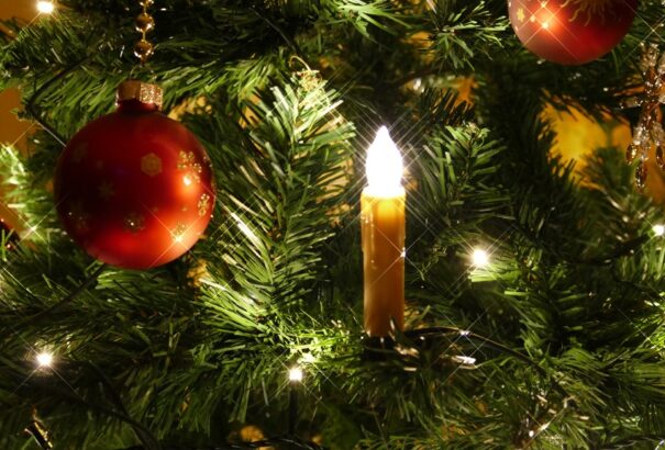 Karácsonyi műsorkínálat a közmédia tévécsatornáin