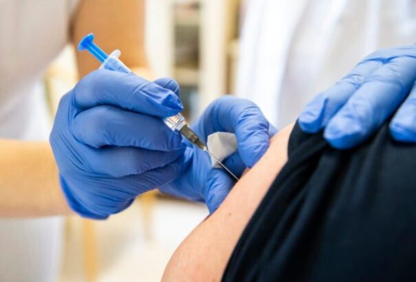 Szlovákiában hat hónap helyett már három hónap után lehetőség lesz a harmadik oltás felvételére