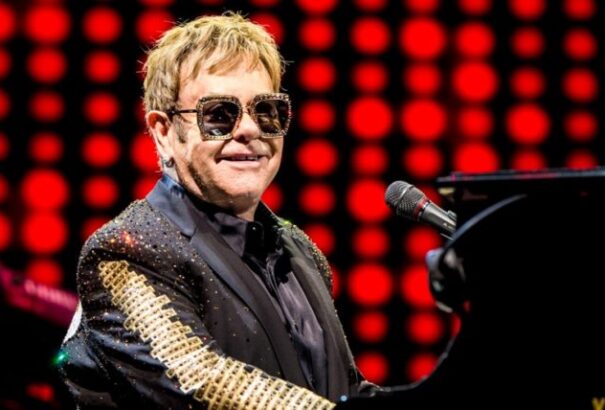 Pozitív lett Elton John koronavírus-tesztje