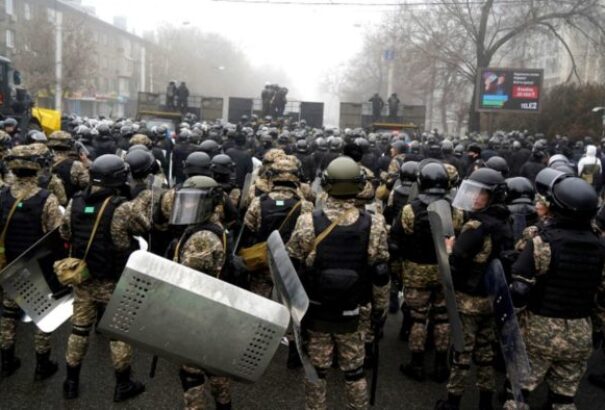 Napok óta véres zavargások vannak Kazahsztánban, miután duplájára emelkedett a gázár