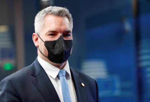 Karl Nehammer osztrák kancellár is koronavírusos