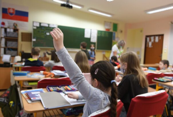 Hogyan fogadjuk megfelelően gyermekünk bizonyítványát?  – Öt pontból álló „útmutatót” tett közzé a minisztérium