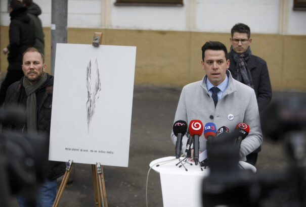 Emlékművet állítanak a pozsonyi SzNF terén Ján Kuciak és Martina Kušnírová emlékére