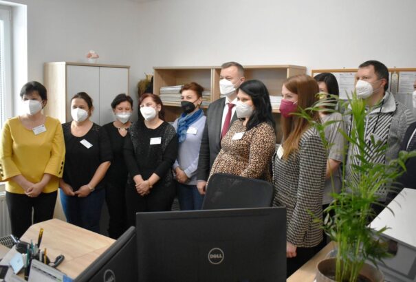 Krajniak Ajnácskőn: Átadták a Munkahivatal új, regionális kirendeltségének épületét