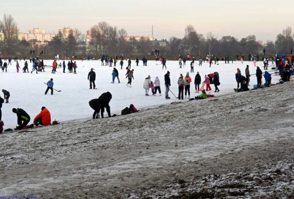 Hó után jég – Pazar korcsolyázási lehetőség Losoncon (Képekkel)