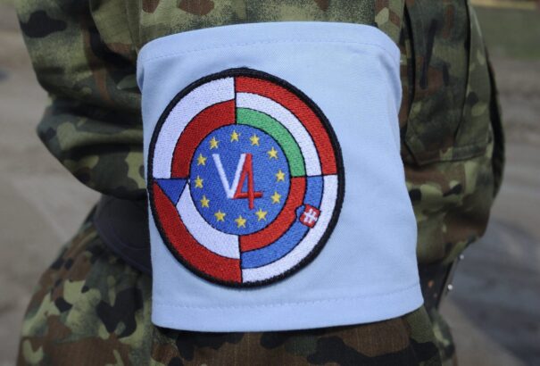 A V4 honvédelmi bizottságai az egységes NATO és EU mellett foglaltak állást