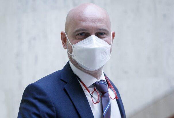 Gröhling: Mindent megteszünk a pedagógusi bérek emeléséért