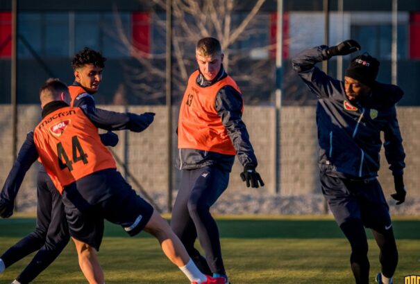 Tizenhét játékossal kezdte meg a téli felkészülést a DAC