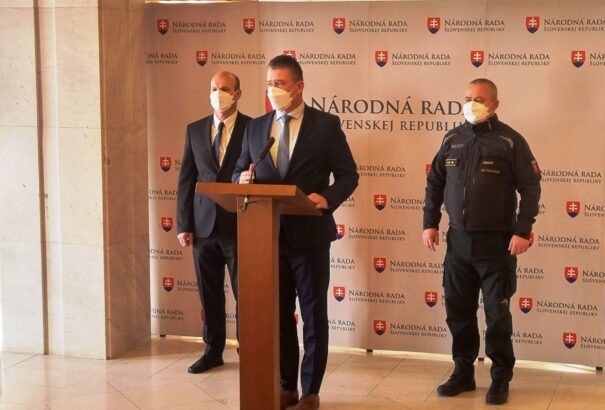 Annamajori-ügy: Mikulec garantálja, hogy a támadás kivizsgálása nem lesz a szőnyeg alá söpörve