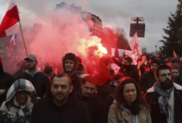 Több mint 100 000-en tüntettek Franciaországban az oltatlanokkal szembeni járványügyi intézkedések ellen