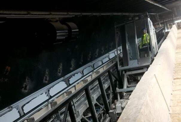 Ferdepályás felvonók a budapesti M3-as metróvonal belvárosi állomásain