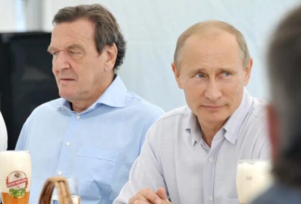 Gerhard Schröder volt német kancellár a Gazprom felügyelőbizottságában folytathatja