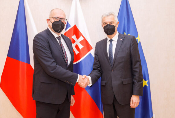 Csehország baloldali Európa-ügyi minisztere Korčokkal karöltve verné szét a Visegrádi Négyeket