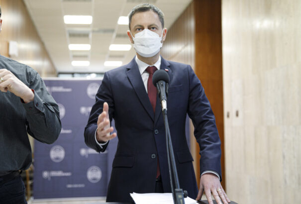 Heger: A parlament meg fogja szavazni az amerikai–szlovák védelmi megállapodást