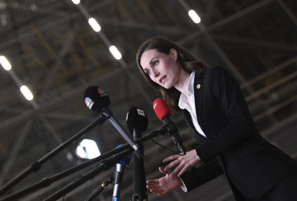 Finnország fegyvereket és lőszert küld Ukrajnának