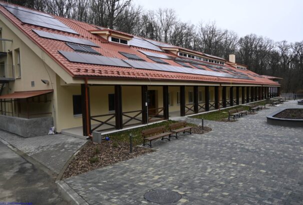 Nyugdíjasotthon nyílt Losoncon – Képekkel