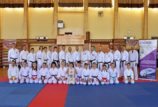 Megtartották az 1. Kárpát-medencei harcművészeti edzőtábort és szemináriumot – Beszámoló képekkel