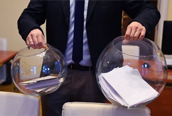 Választás 2022 – Kisorsolta az országos listák szavazólapi sorrendjét az NVB