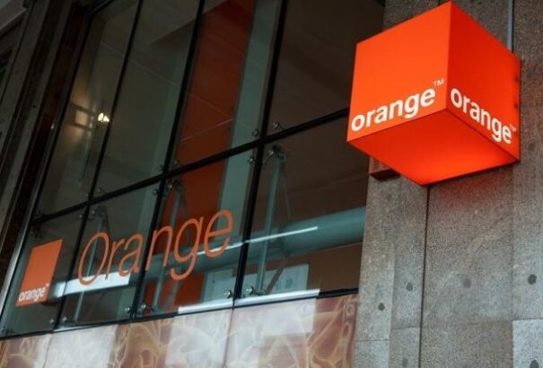 Drágulás az Orange-nál. A szolgáltató megemeli a mobil díjcsomagok, a TV és az internet árát is