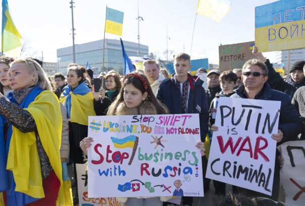 A SWIFT-tilalom kétélű fegyver, kérdés, hogy Európa hajlandó-e lábon lőni magát