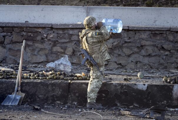 Szlovákia katonai ellátmányt küld Ukrajnába