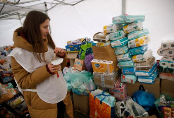 Szlovák Vöröskereszt: Ha nem szükséges, ne járjanak a határhoz. Egyelőre elegendő a segítség