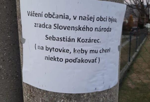 Blaha (Smer) közzétette az amerikai védelmi szerződést megszavazók személyes adatait. A Facebook letiltotta őt