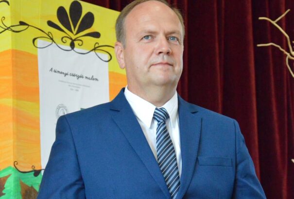 Simonyi, a diófák faluja