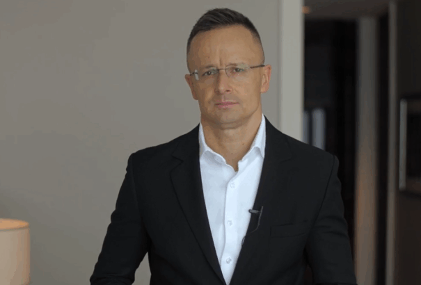 Szijjártó: a szomszédságunkban sajnos a legrosszabb forgatókönyv következett be – a háború