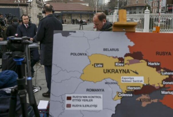 Moszkva csökkenti a Kijevnél és Csernyihivnél állomásozó orosz csapatok létszámát