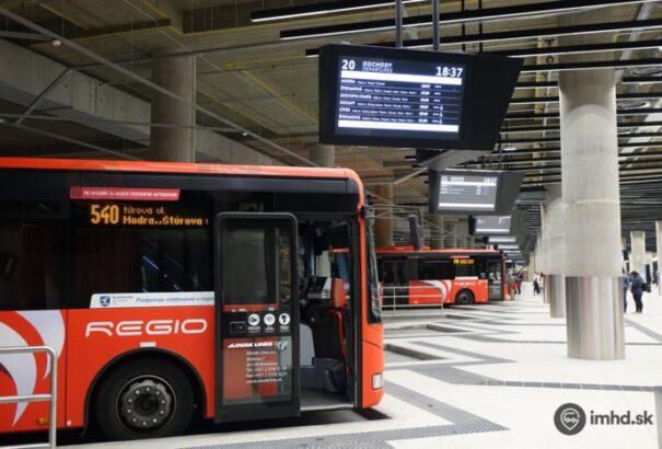 Ingyen utazhatnak az ukrán menekültek a Pozsonyi Integrált Közlekedés járatain