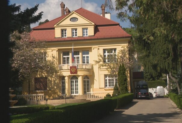 Szlovákia 35 fővel csökkenti az Oroszország pozsonyi nagykövetségén dolgozók létszámát