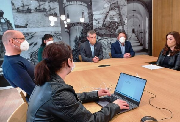 Eddig 100-an érkeztek a városba: Komárom felkészült az ukrajnai háborús menekültek megsegítésre és válságkezelésre