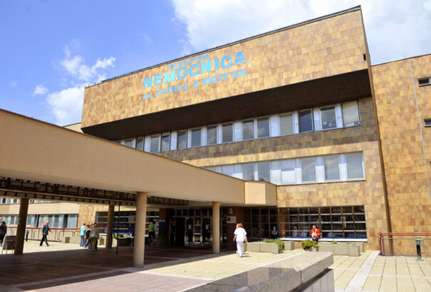 Éjjel tűz ütött ki az egyik pozsonyi kórházban, egy beteg elhunyt