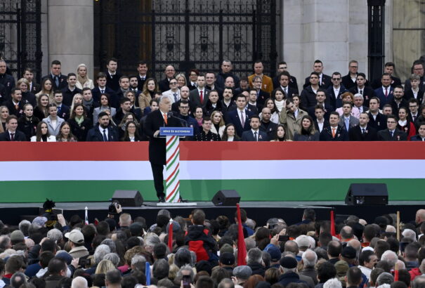 Március 15. – Orbán: nem hagyjuk, hogy a baloldal belerángassa Magyarországot ebbe a háborúba