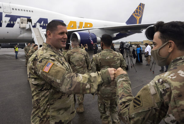Felmérés: A NATO-katonák szlovákiai jelenlétével elsősorban a Progresívne Slovensko választói értenek egyet
