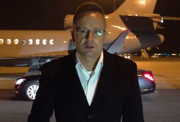 Szijjártó: Magyarország nem szállít fegyvereket Ukrajnába