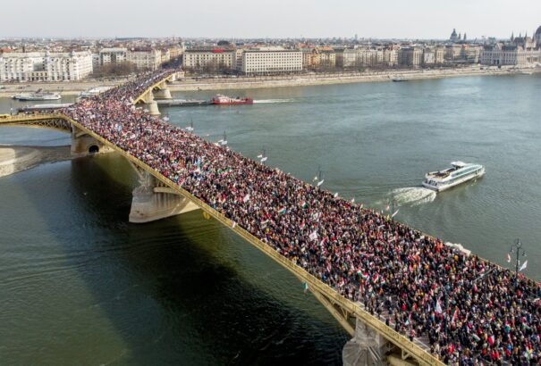 Több millió ember a Békemeneten – Körkép.sk képek, videók
