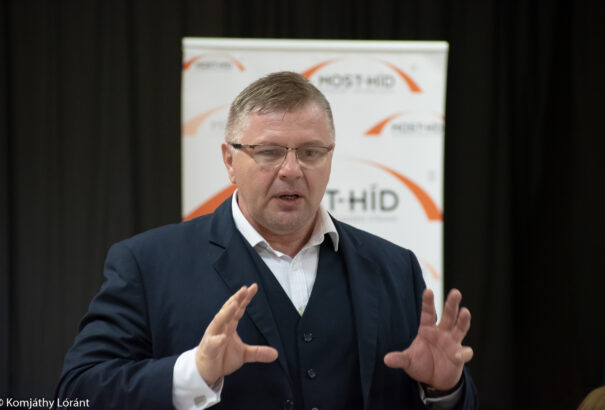 Újabb toxikus személy hagyta ott a Szövetséget. Érsek után egy másik Mostos, Csicsai is távozik