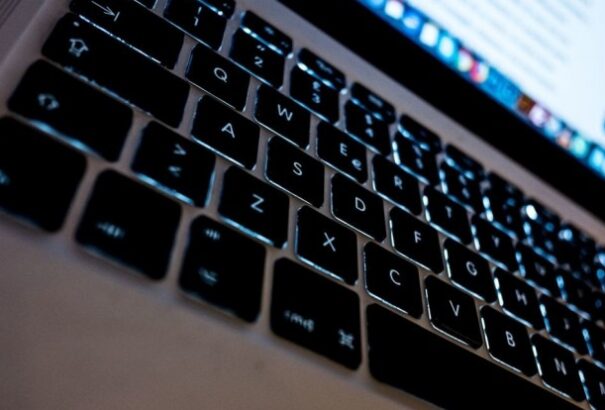 A Nemzetbiztonsági Hivatal június végéig négy weboldalt blokkolt le