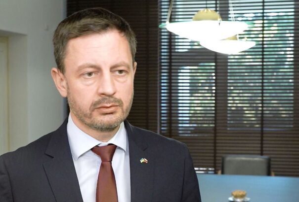 Két éve kormányoz a koalíció. Heger:  A kormány az újkori Szlovákia eddigi történetének legnehezebb időszakát éli