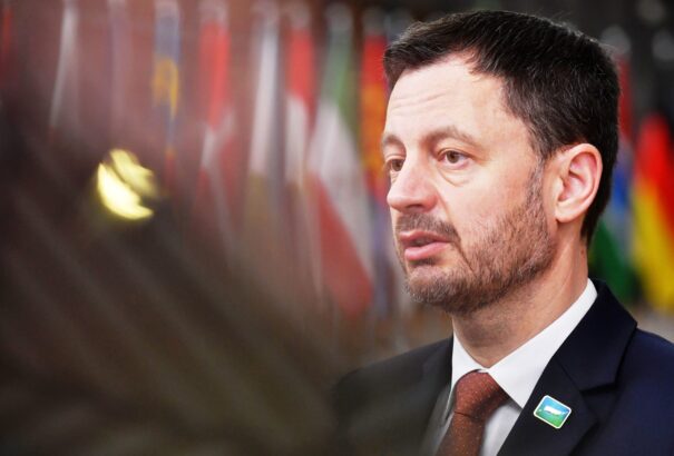 Király Zsolt: Heger berezelt. Gyáva szájhős lenne valójában a szlovák miniszterelnök?