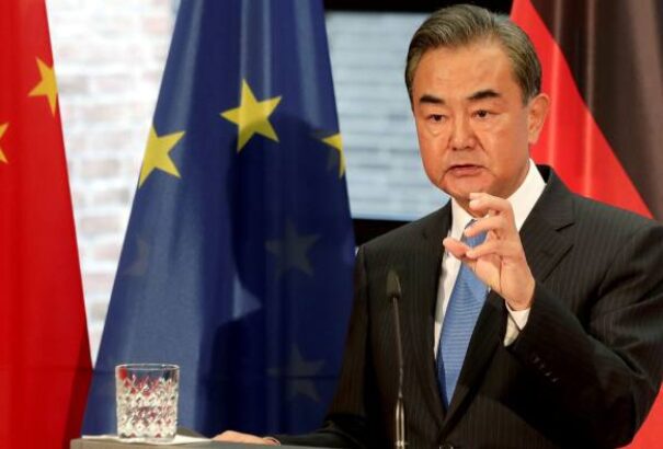 Kínai külügyminiszter: Kína és Oroszország kapcsolata sziklaszilárd, Oroszország pedig Kína legfontosabb stratégiai partnere