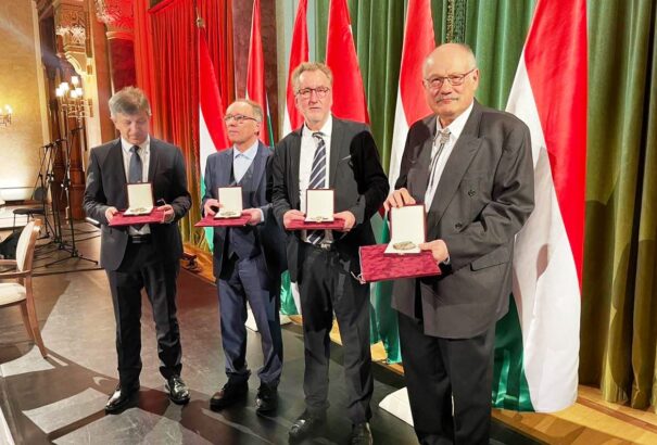 József Attila-díjat kapott Hodossy Gyula