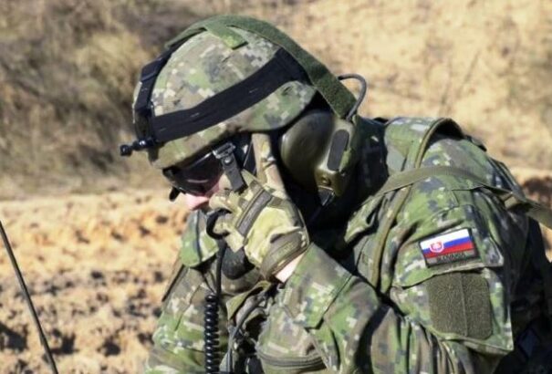 Szlovák kormány: Újabb katonai felszerelést ajándékozunk Ukrajnának