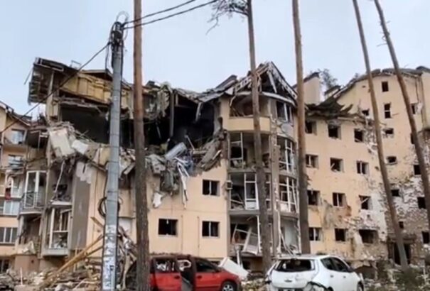 Háború Európában – 8. nap: Fokozódó orosz bombázás, ma folytatódhatnak a béketárgyalások (reggeli összefoglaló)